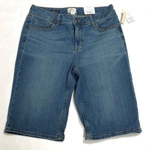 St. John’s Bay Classic Fit Secretly Slender Capris